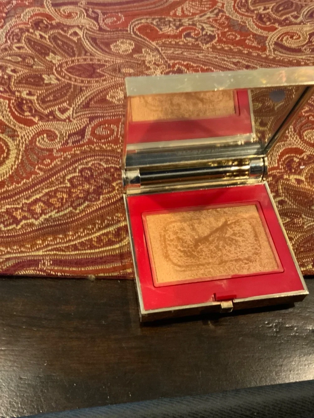 Valentino eye2cheeck 12, MSRP $52 used few times Very hard t